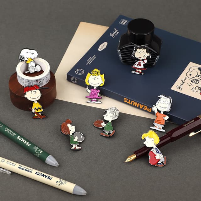 [ピーナッツ]ピーナッツ スヌーピー 75周年 ピンバッジ