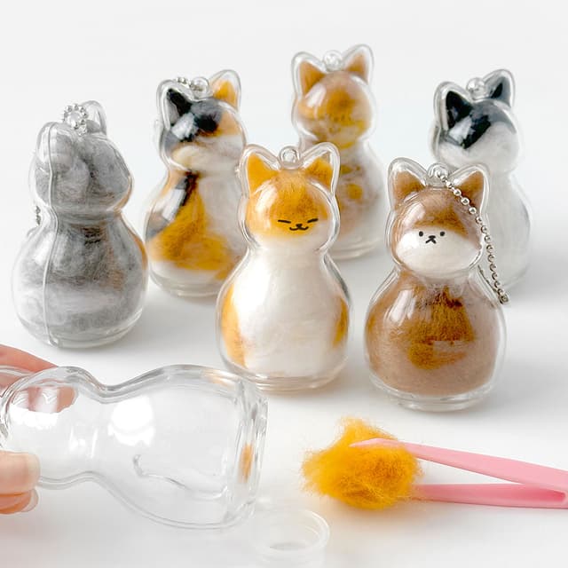[イルチョン]猫の毛玉カプセルキーホルダー